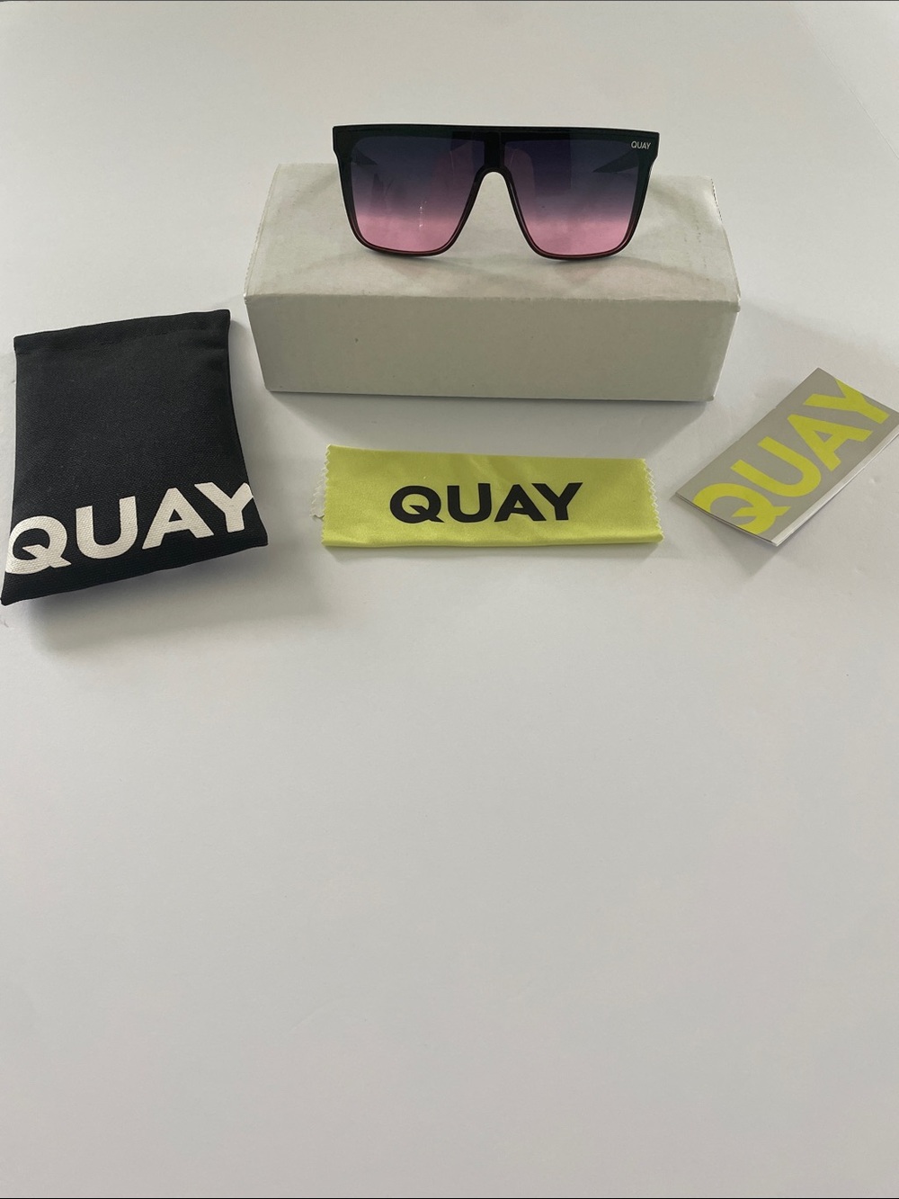 NWT Quay Nightfall Sunglasses Black/Teal Glow Gradient Lenses